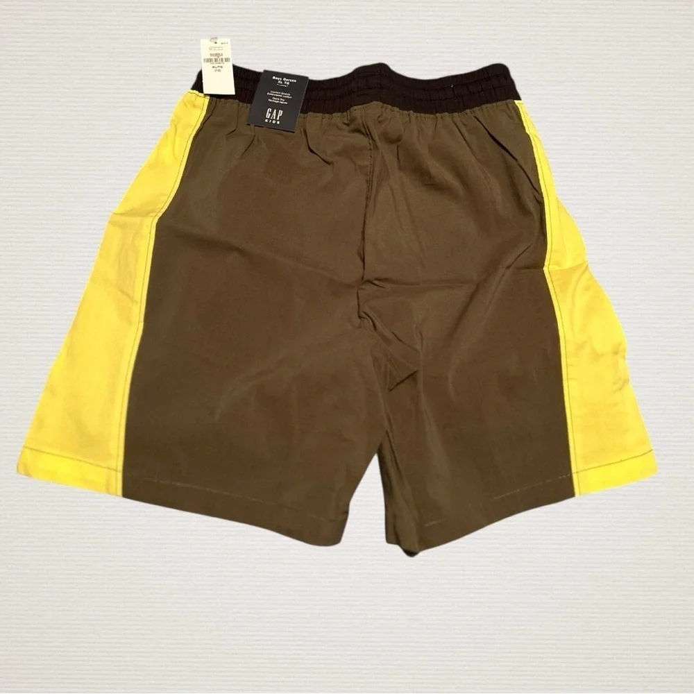 Zoom into Summer! 🚀 Gap Kids XL Quick-Dry Shorts